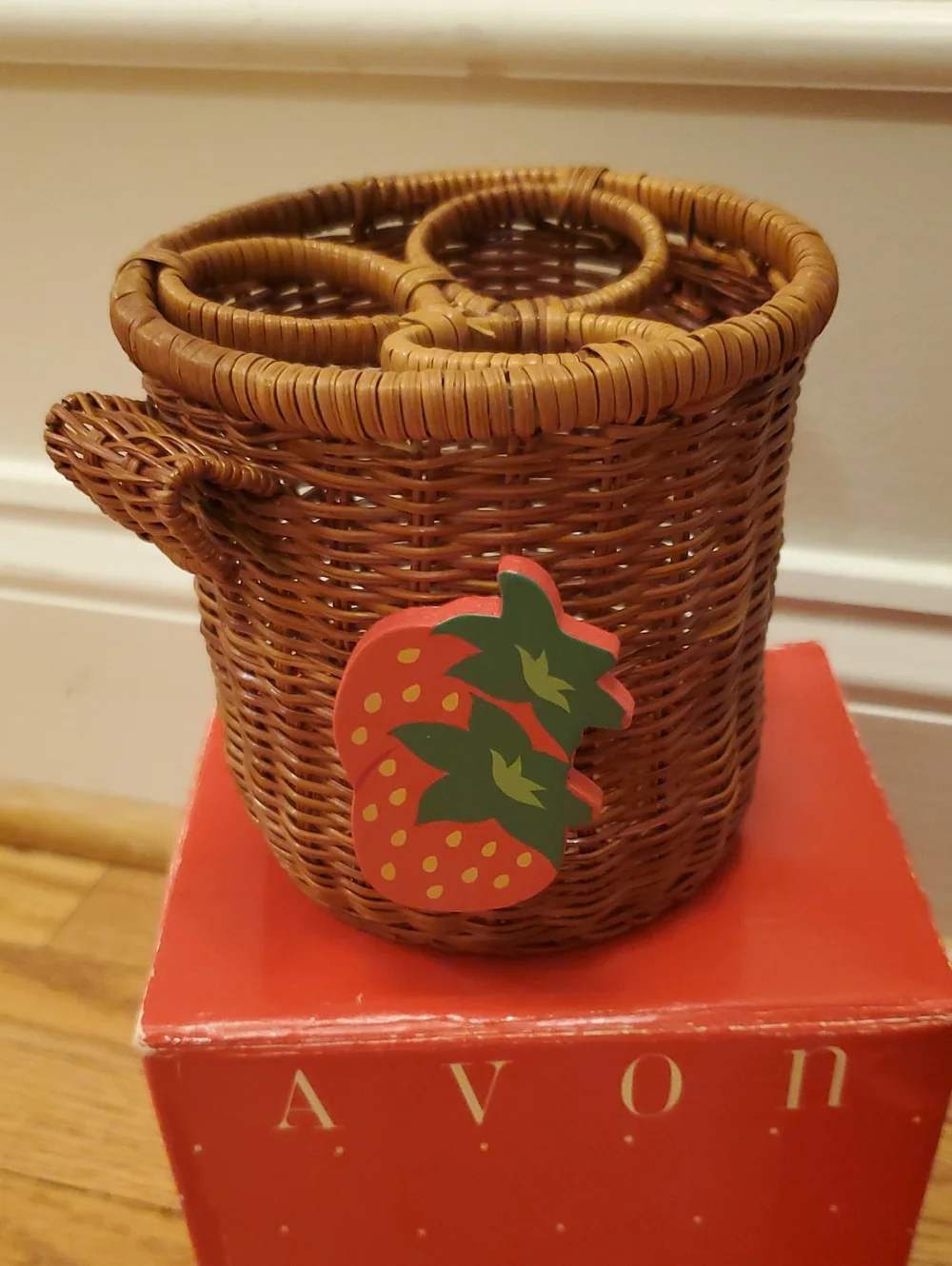 Vintage Avon Summer Hostess Wicker Set Strawberries 🍓